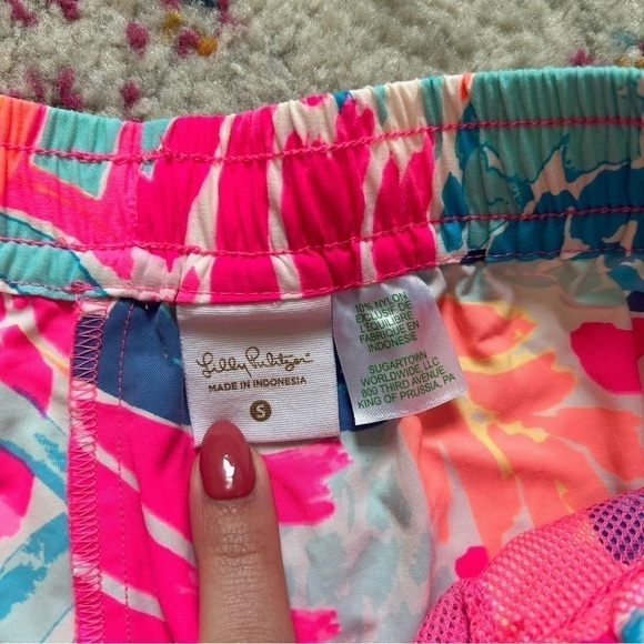 Lilly Pulitzer Run Around Athletic Shorts in Goombay Smash sz S - Picture 5 of 6